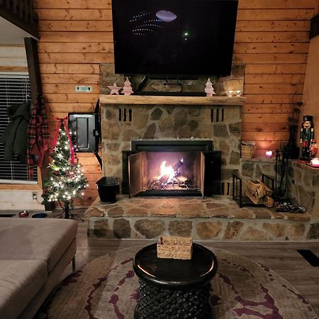 Treetops Chalet - 3Bd/2Bt Boutique Cabin W/Mt Leconte Views In Gatlinburg Exterior photo