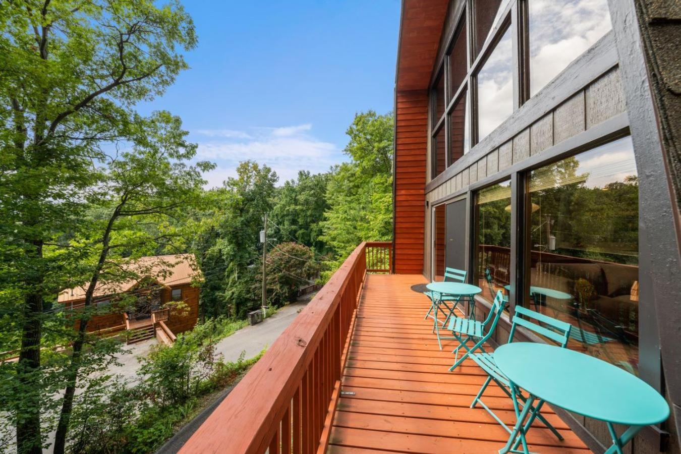 Treetops Chalet - 3Bd/2Bt Boutique Cabin W/Mt Leconte Views In Gatlinburg Exterior photo