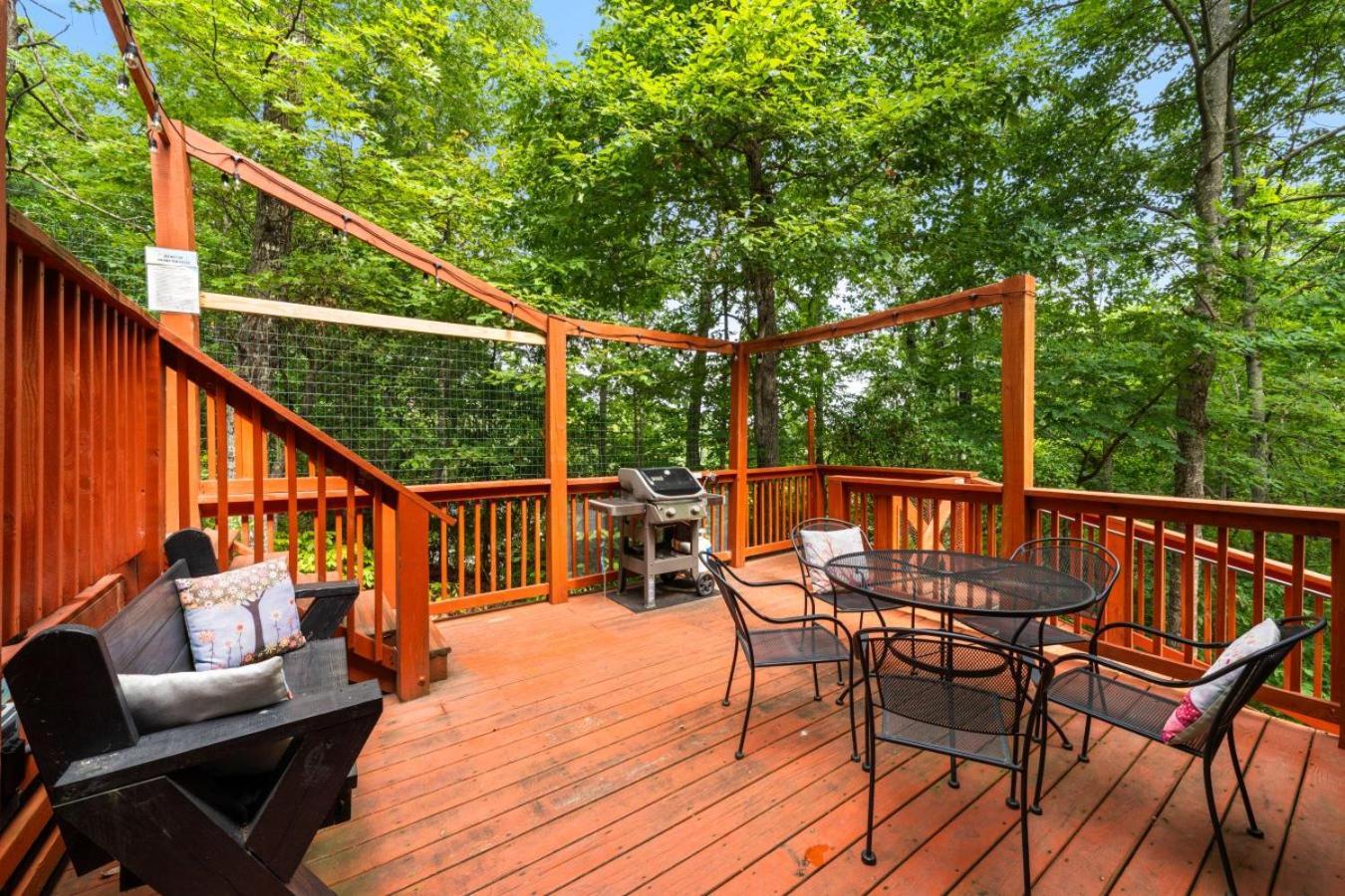 Treetops Chalet - 3Bd/2Bt Boutique Cabin W/Mt Leconte Views In Gatlinburg Exterior photo