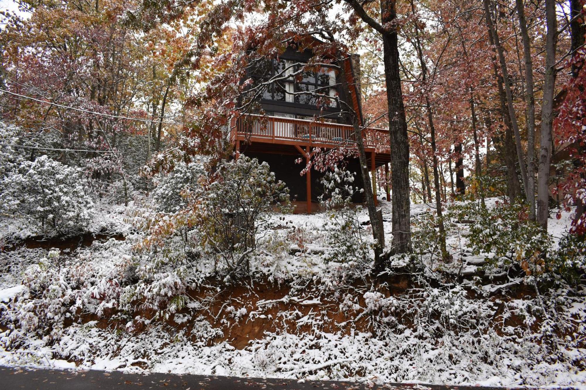 Treetops Chalet - 3Bd/2Bt Boutique Cabin W/Mt Leconte Views In Gatlinburg Exterior photo